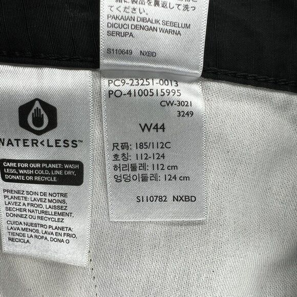 Levi's Men's Size 44 Black Carrier Cargo Shorts - Picture 13 of 13